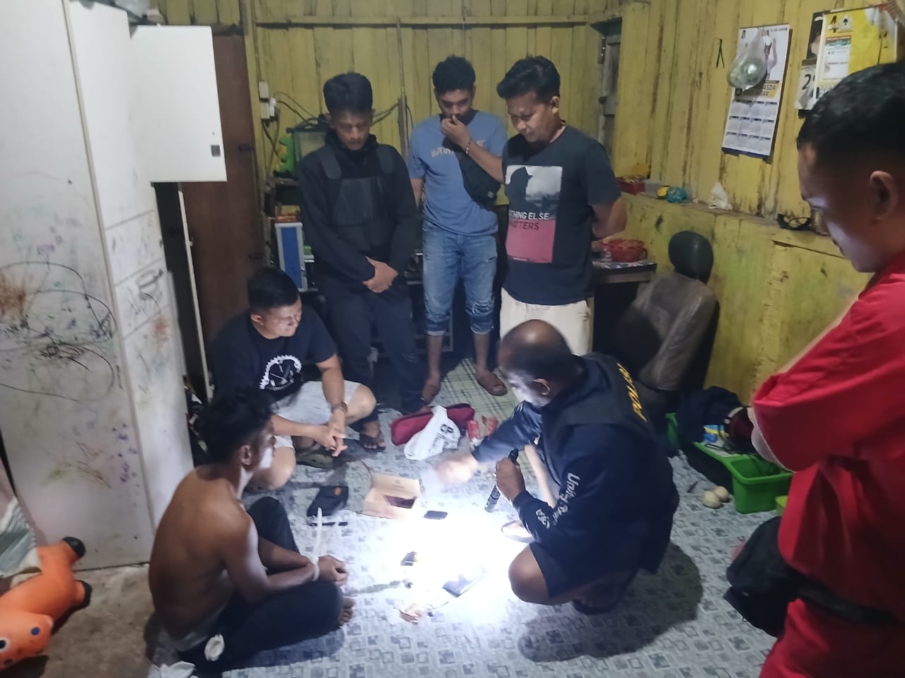 Polres Dharmasraya Saat Penggeledahan